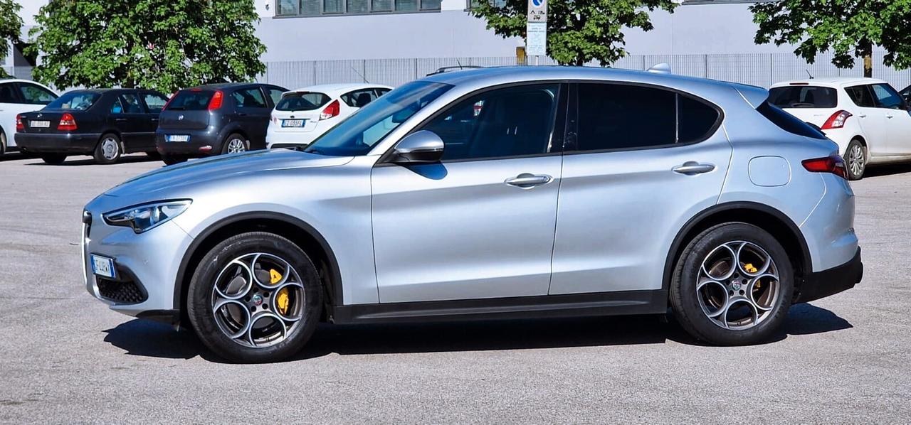 Alfa Romeo Stelvio 2.2 Turbodiesel 190 CV AT8 Q4 Executive