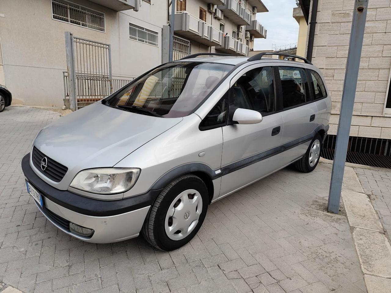 Opel Zafira 2.0 16V DTI cat Elegance