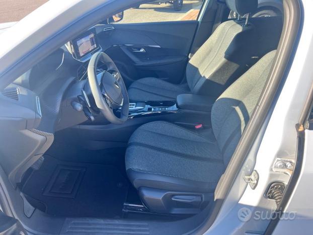 PEUGEOT 2008 PureTech 130 S&S EAT8 Allure