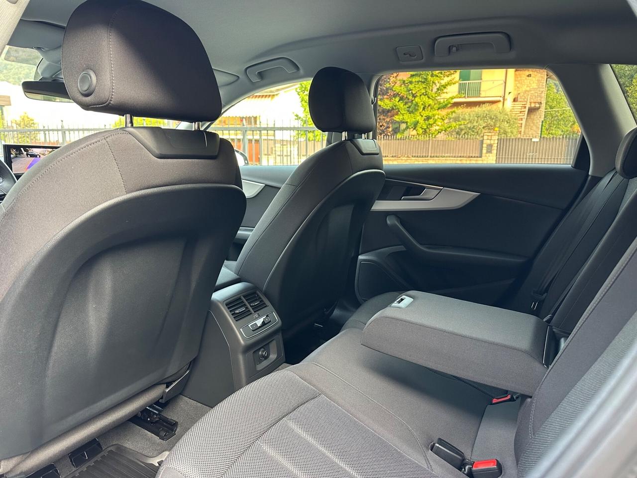 Audi A4 40 TDI quattro S tronic Business Advanced