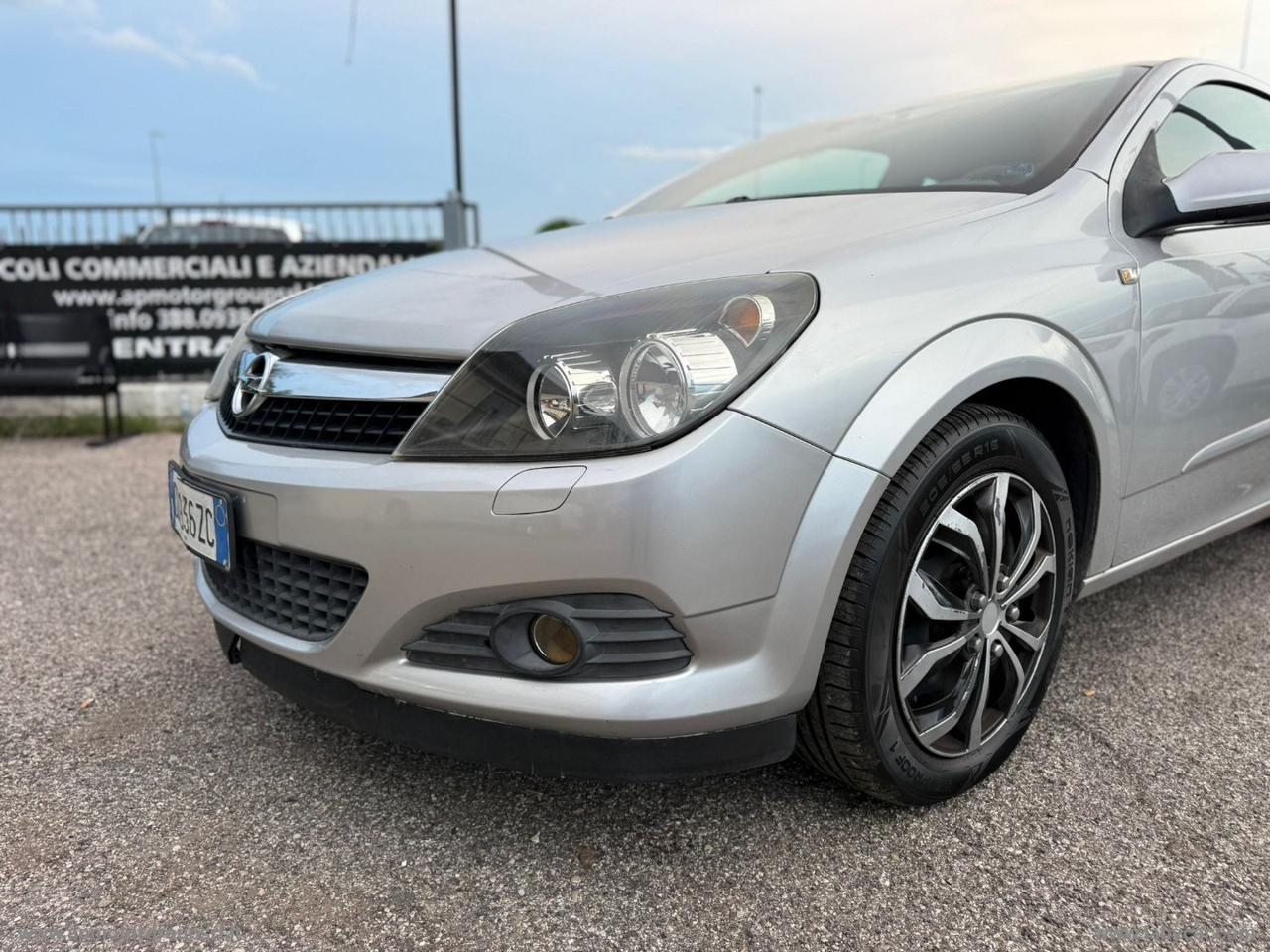 OPEL Astra GTC 1.7 CDTI 125 CV 3p. Cosmo