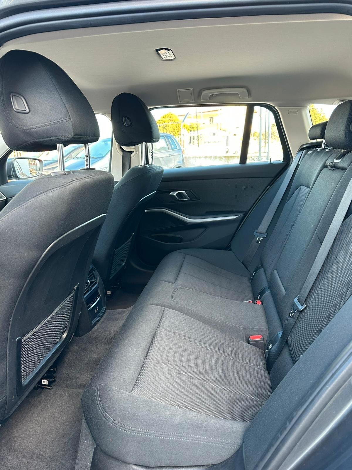 Bmw 318d 48V Touring Sport