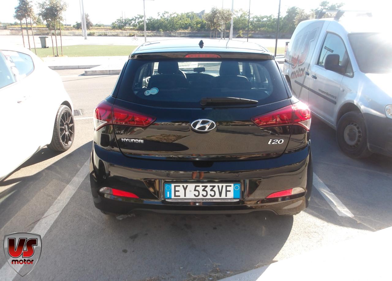 HYUNDAI I20 1.2 BENZ-2015