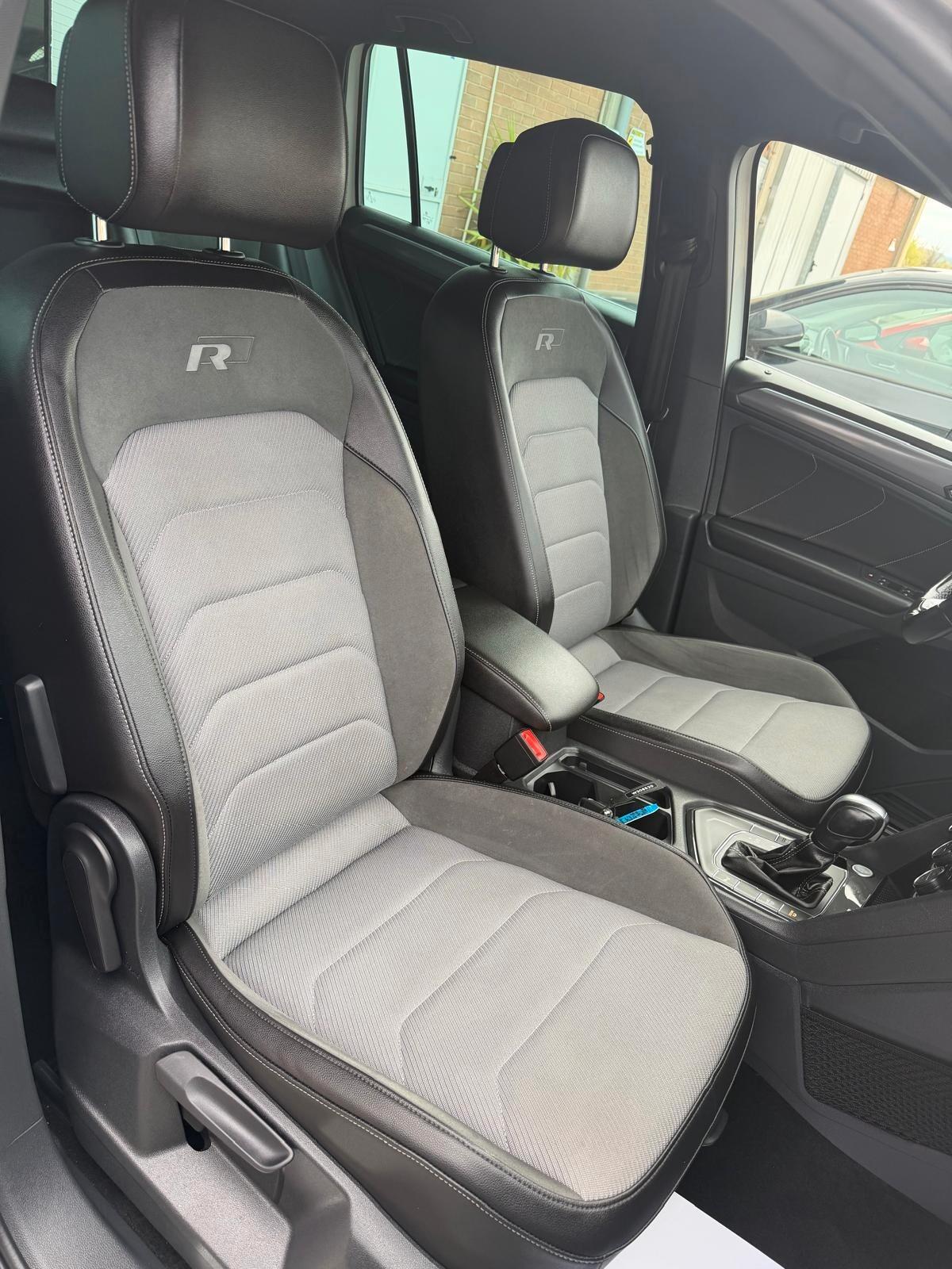 Volkswagen Tiguan 2.0 TDI SCR DSG R-LINE Pack interno ed esterno