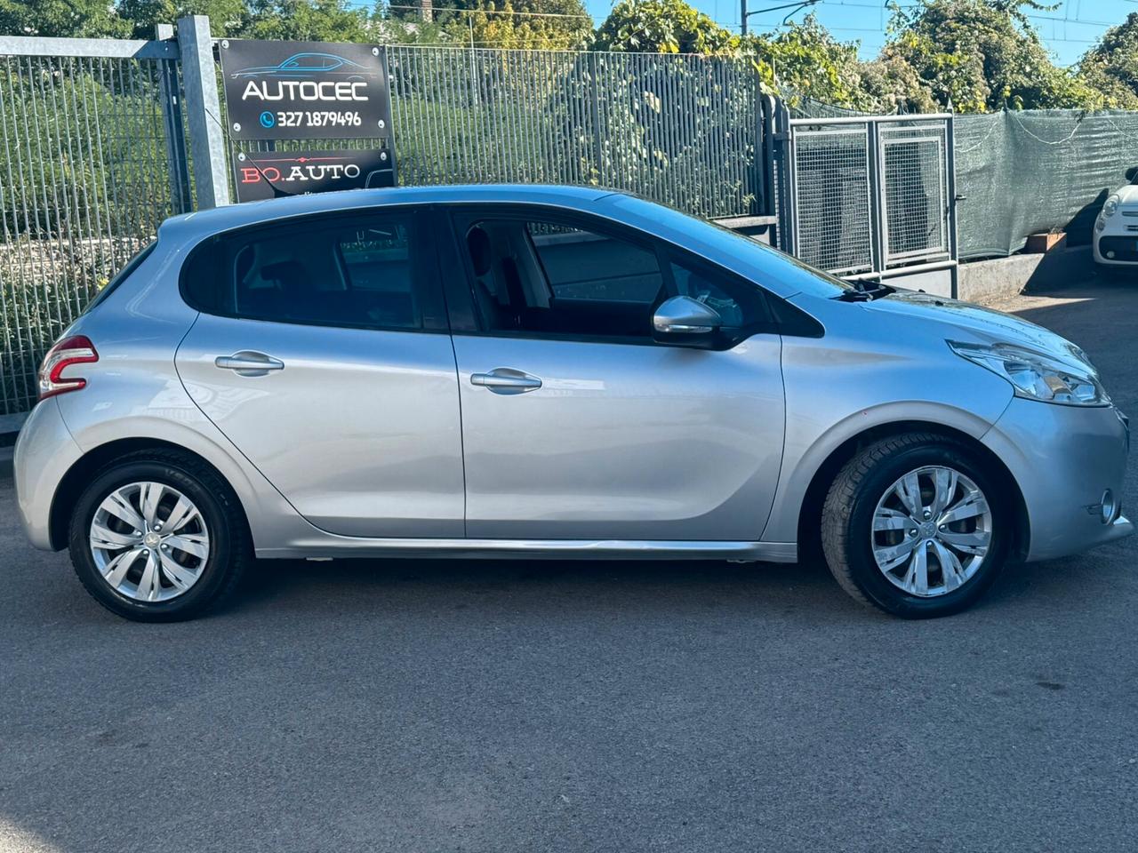 Peugeot 208 1.4 HDi 68 CV 5 porte Allure