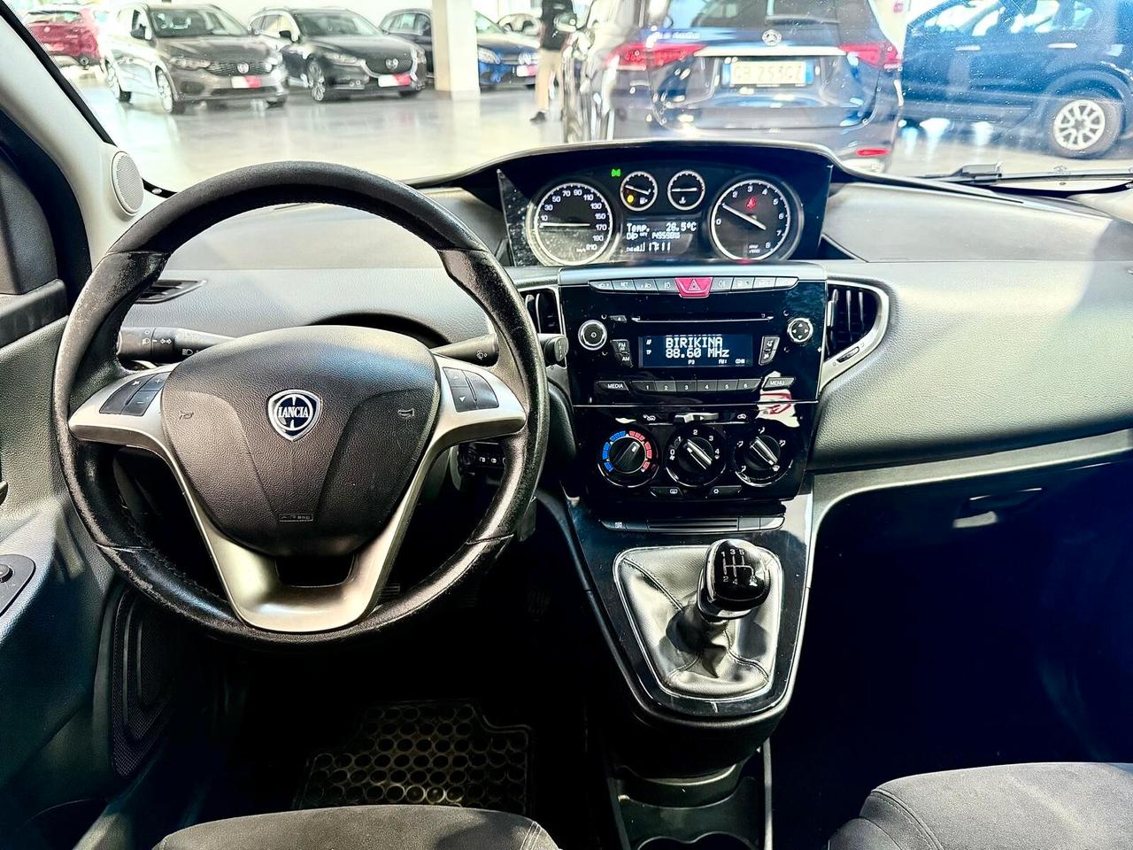 Lancia Ypsilon 0.9 TwinAir 85 CV 5 porte Metano Ecochic Gold