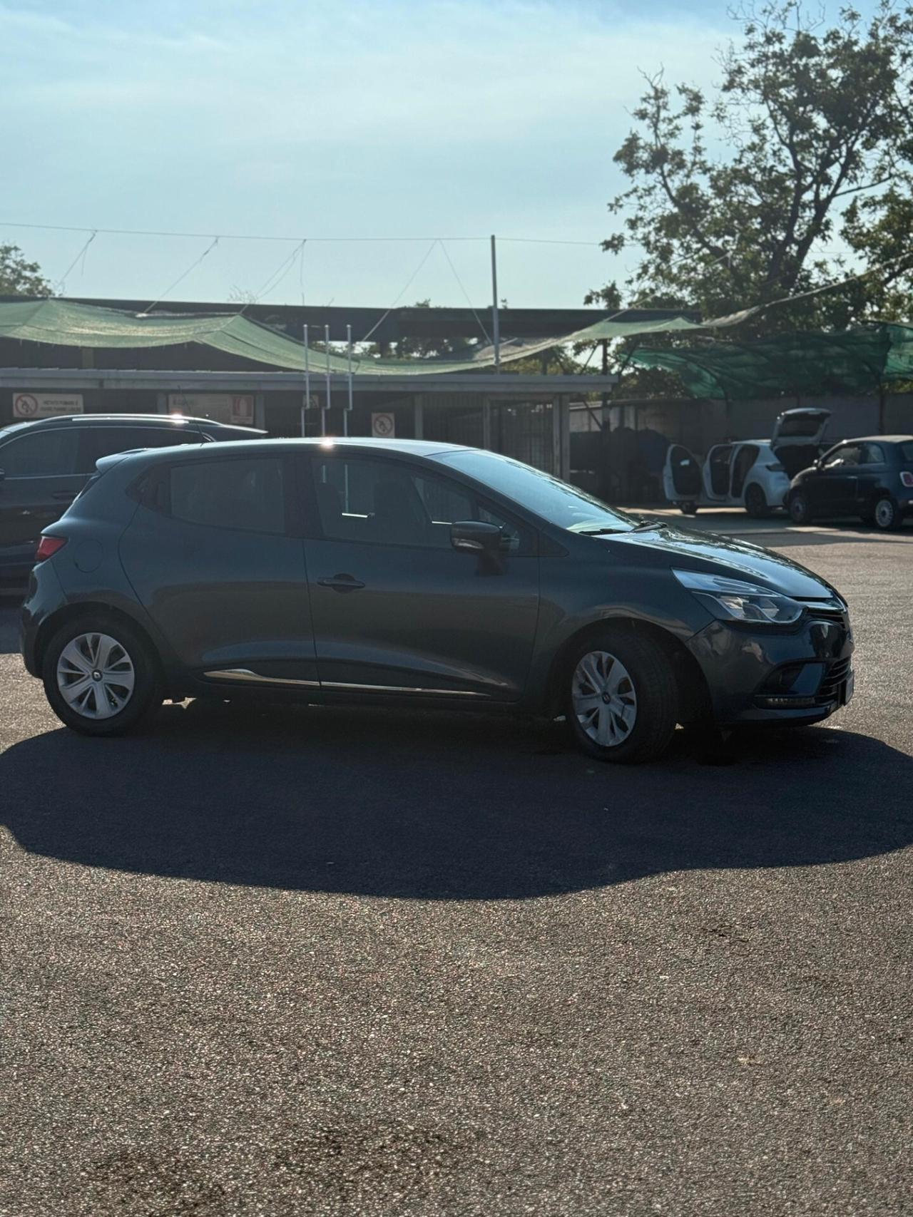 Renault Clio 2020 75 CV Moschino Life come nuova