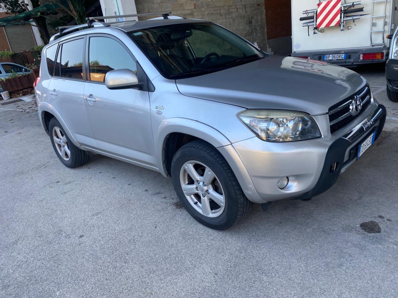 Toyota RAV 4 RAV4 2.2 D-4D 136 CV Luxury