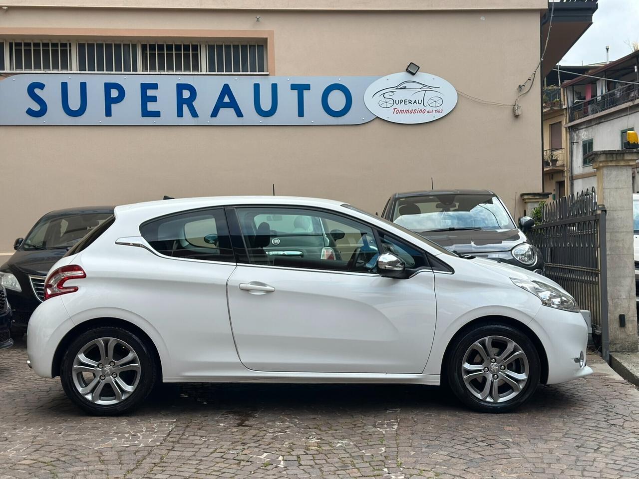 Peugeot 208 1.2 VTi CV 82 OK neopatentati