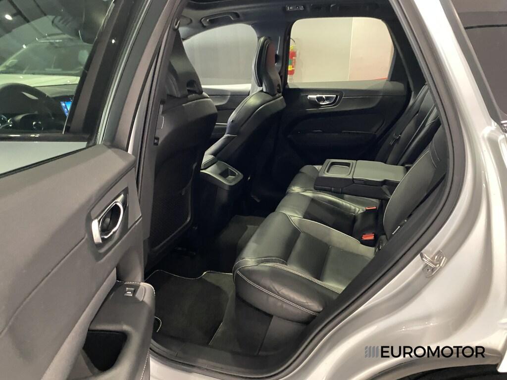 Volvo XC60 2.0 B4 R-Design AWD Geartronic