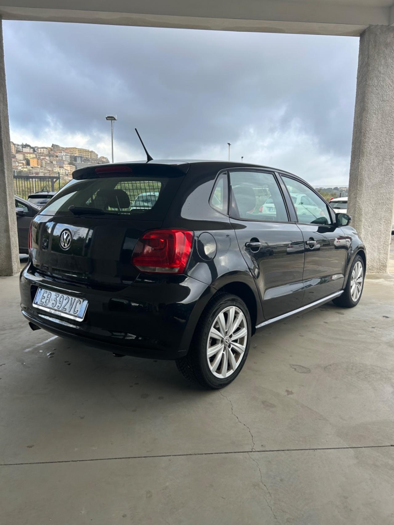 Volkswagen Polo 1.6 TDI CARPLAY