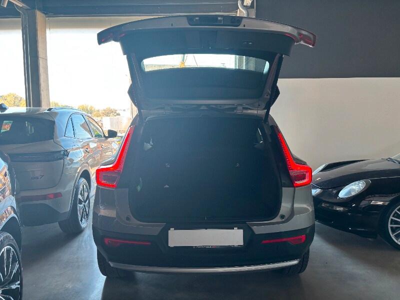 VOLVO XC40 (2017-->) XC40 B3 automatico Core