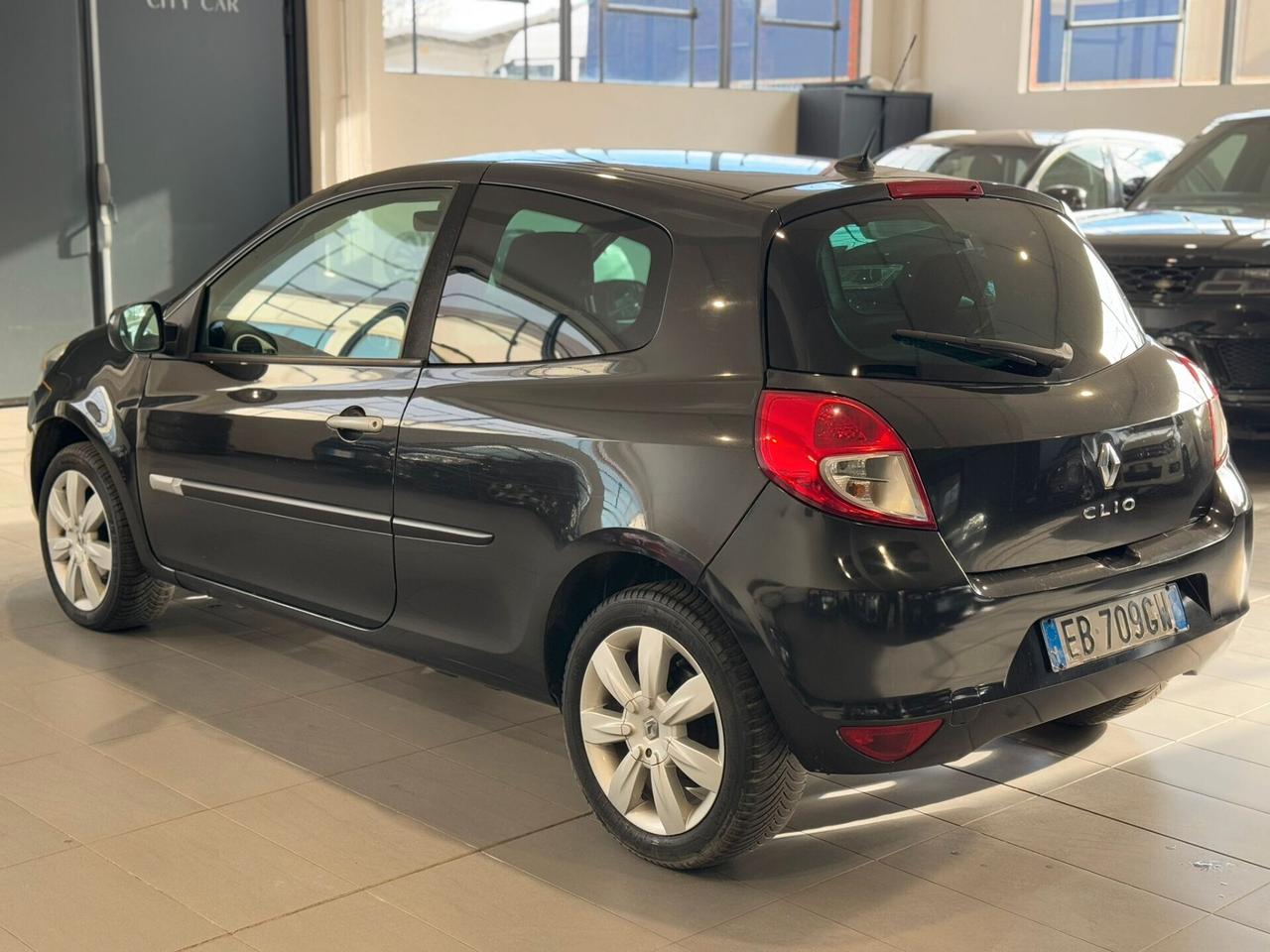 Renault Clio 1.2 16V 3 porte Luxe IL VEICOLO PUO' ESSERE GUIDATO DA UN NEOPATENTATO