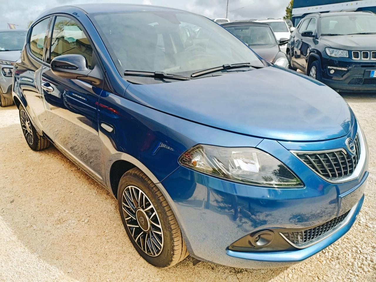 Lancia Ypsilon 1.0 FireFly 5 porte S&S Hybrid Ecochic Gold