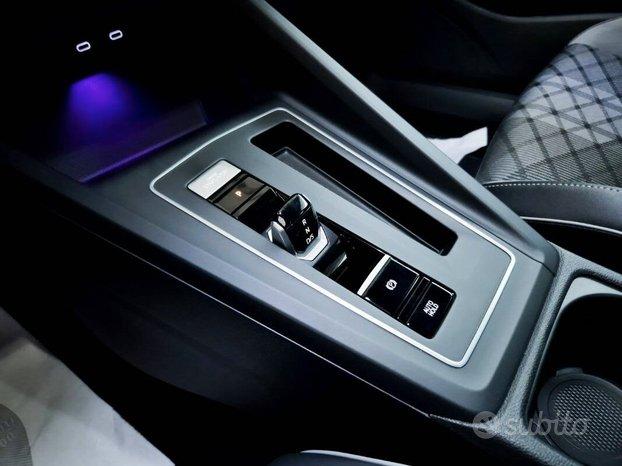 Volkswagen Golf 1.5 etsi evo R-Line 130cv dsg