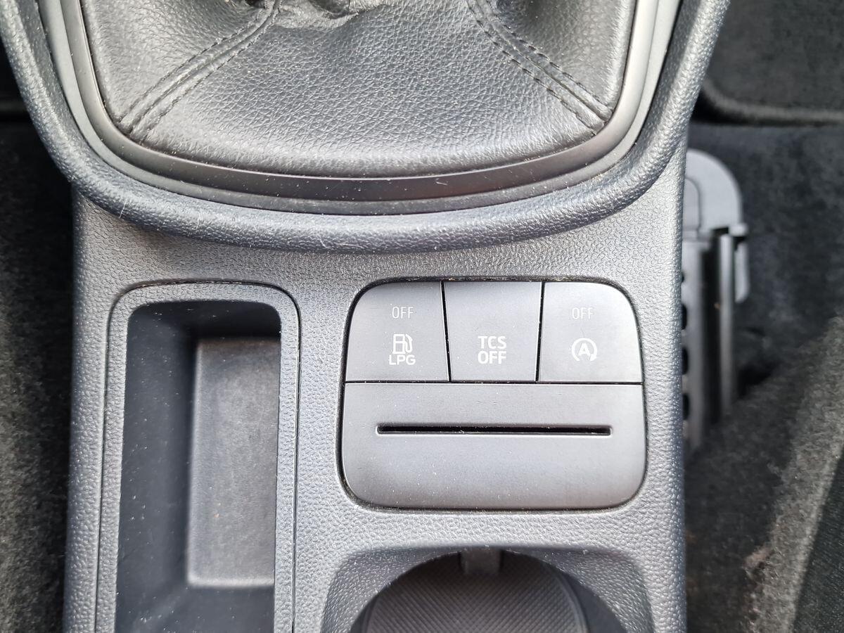 FORD FIESTA 1.1 BENZ/GPL BUSINESS