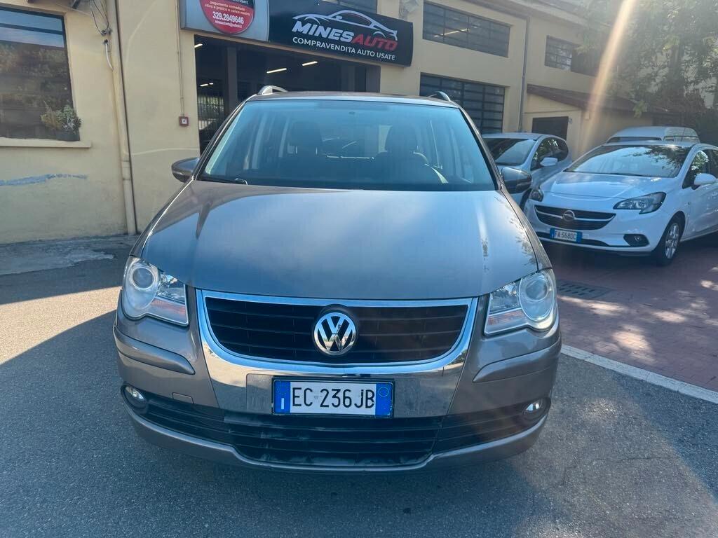 Volkswagen Touran ANNO 2011 1.4 METANO 7 POSTI