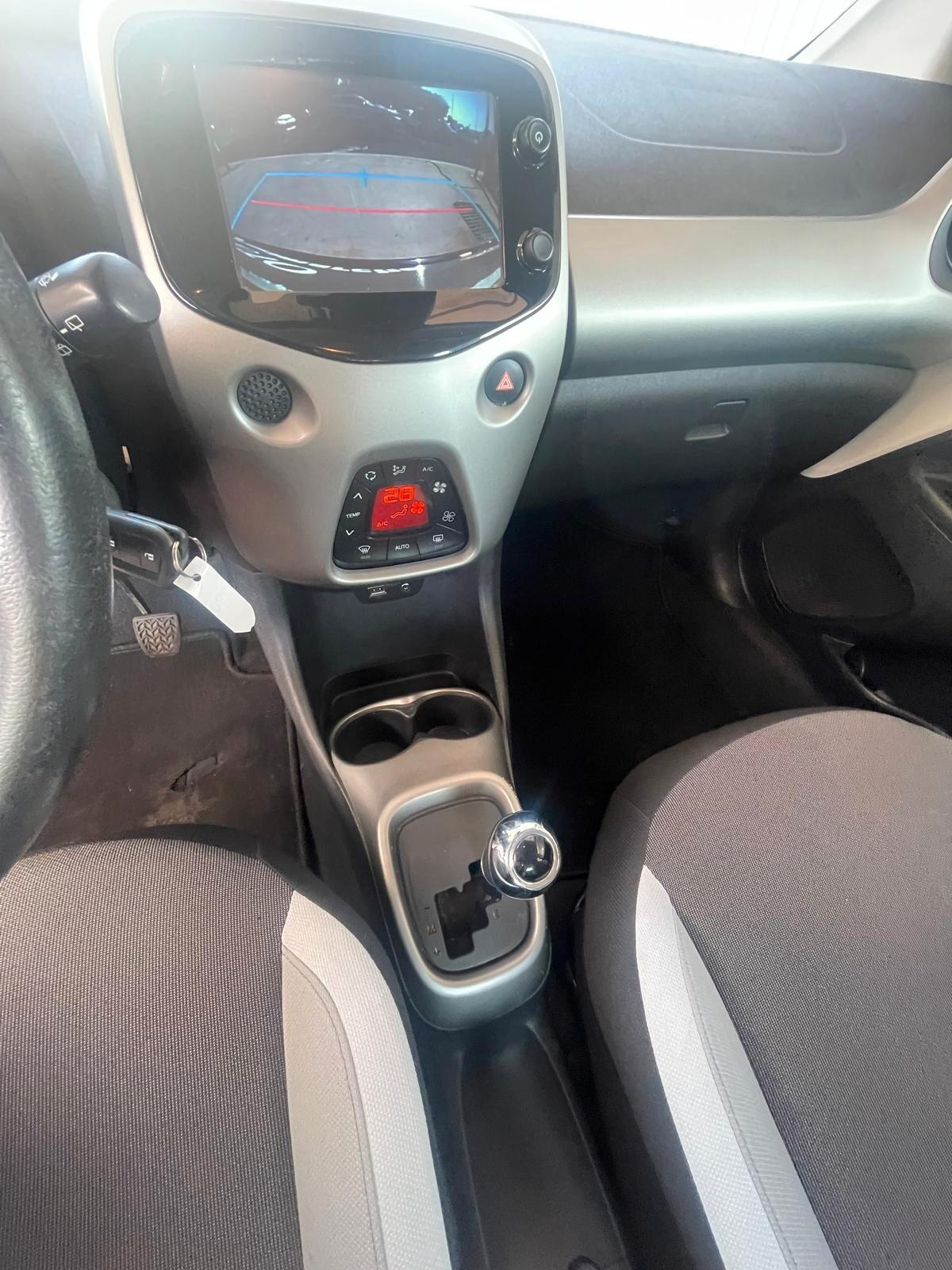 Toyota Aygo cerchi in lega automatica