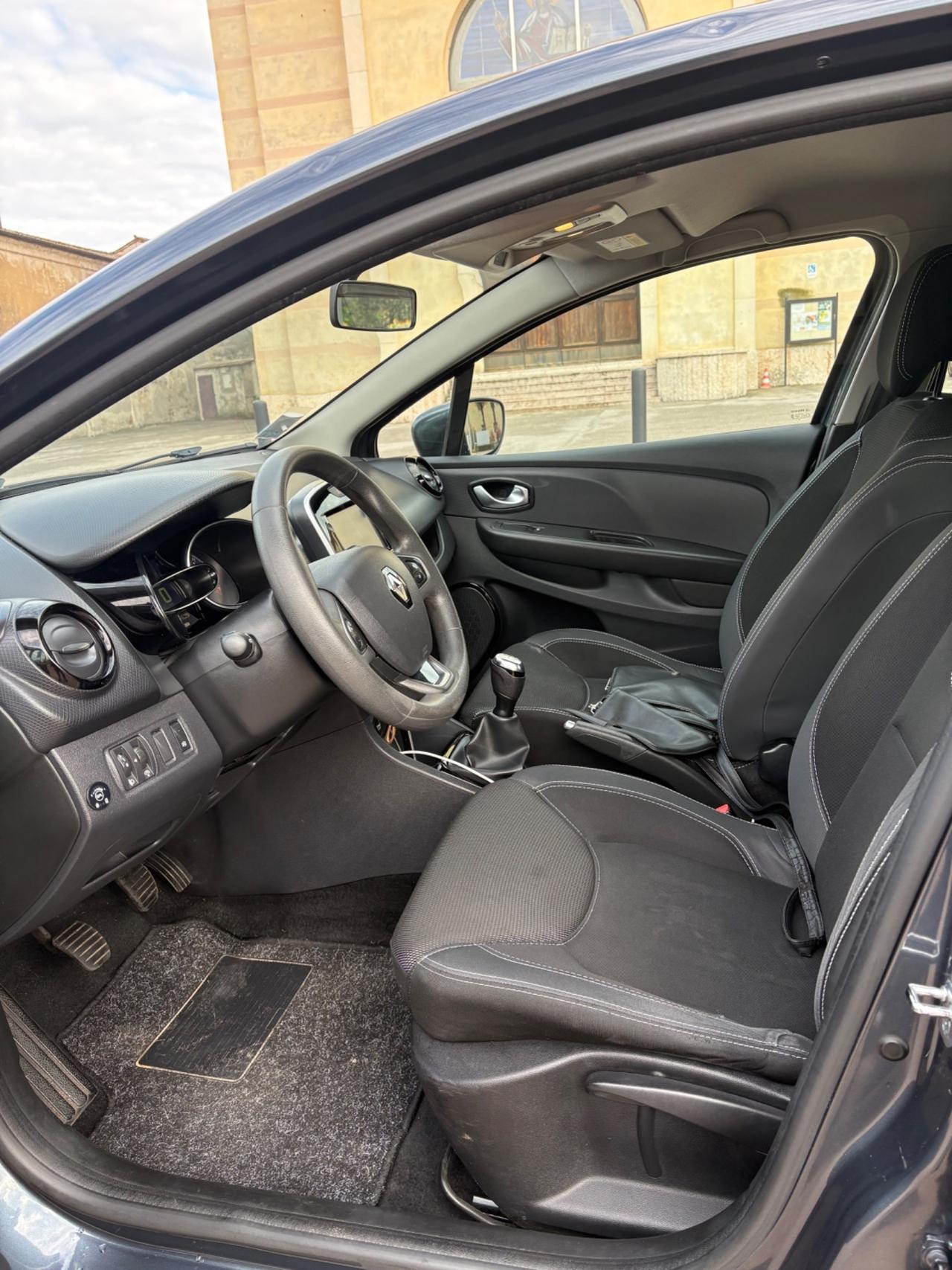 Renault Clio .900..benzina/ GPL anno 2018 km 130