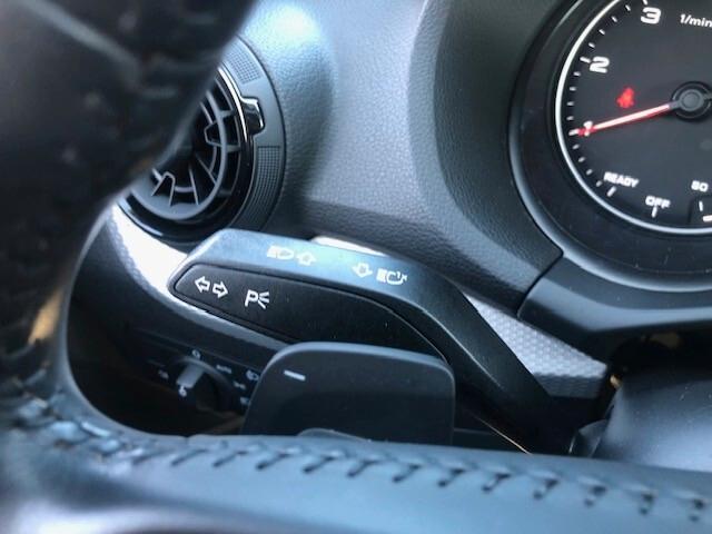 Audi Q2 30 TDI Business