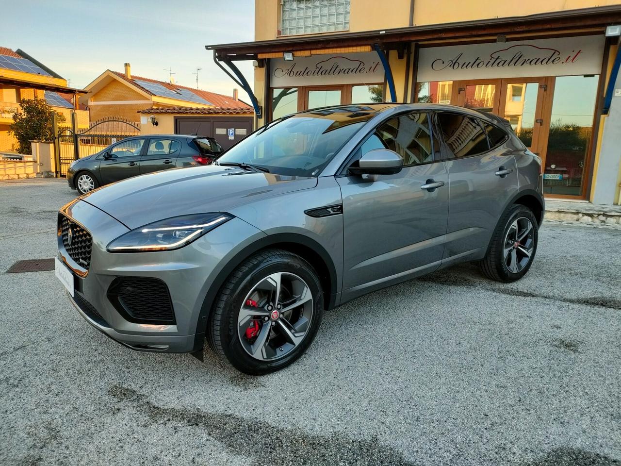 Jaguar E-Pace 2.0D I4 163 CV R-Dynamic SE