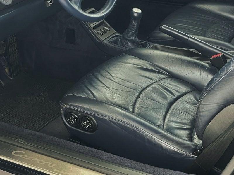 Porsche 911 993 4S 911 Carrera 4 cat S Coupé