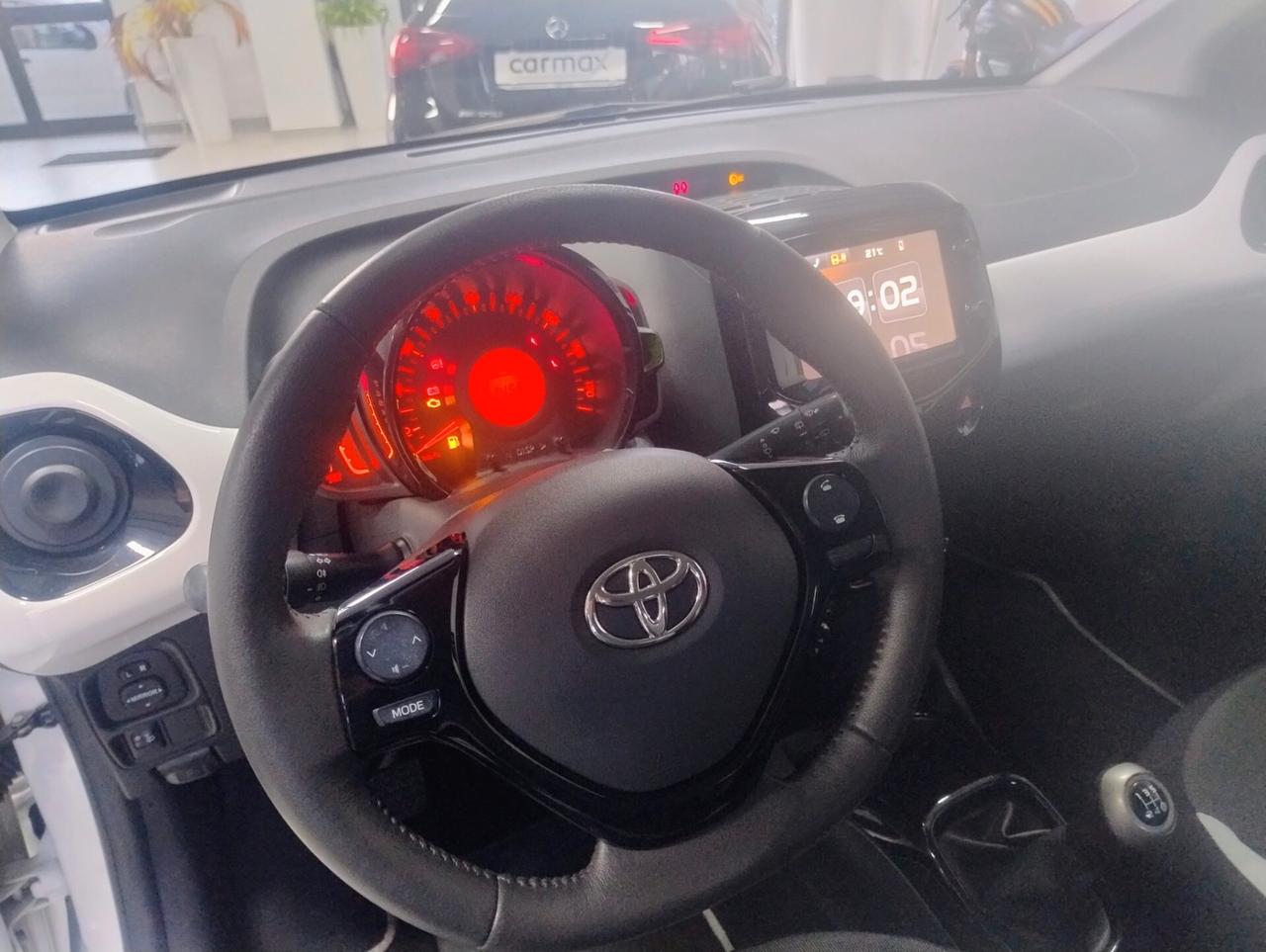 Toyota Aygo 1.0 VVT-i 69 CV 5 porte x-play