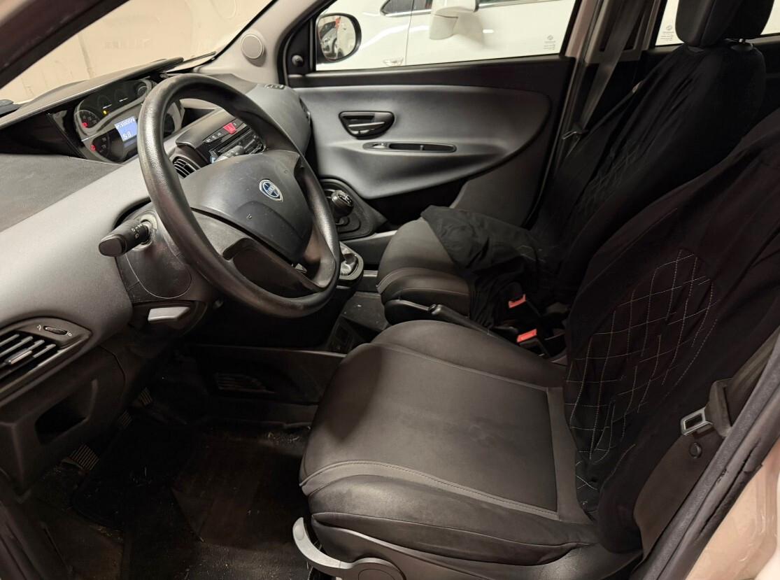 Lancia Ypsilon 1.2 69 CV 5 porte