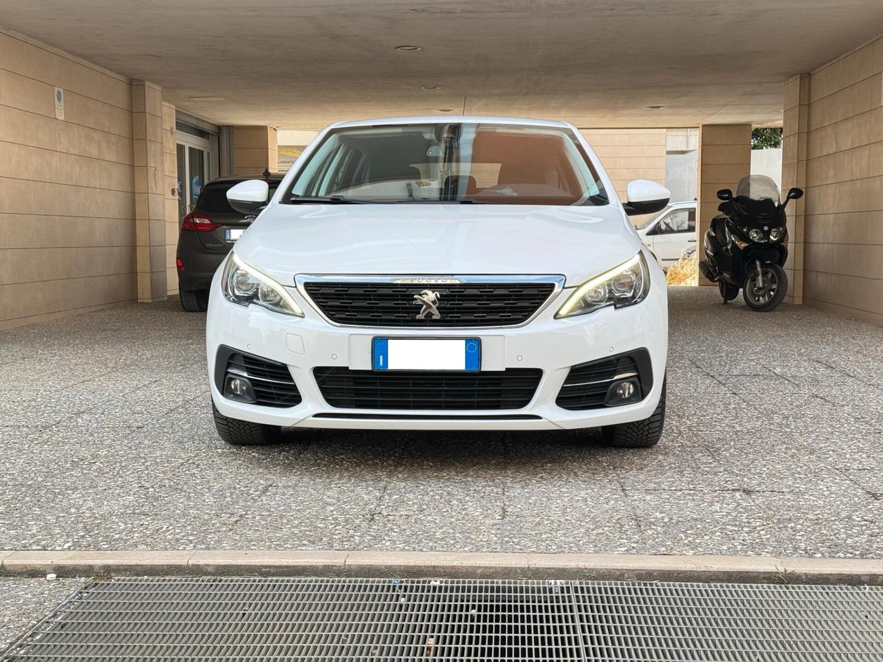 Peugeot 308 1.5 BlueHDi 130 cv S&S SW Active Business