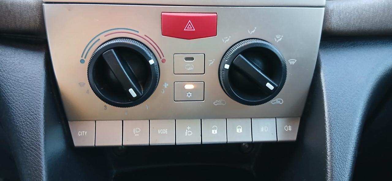 LANCIA YPSILON 1.2 PARI AL NUOVO