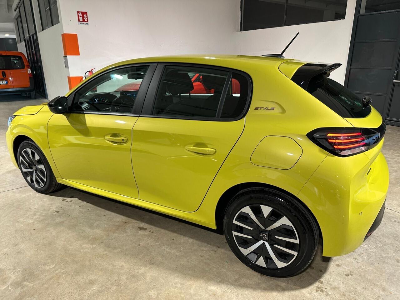 Peugeot 208 Hybrid e-DCS6 Style KM0 PREZZO REALE