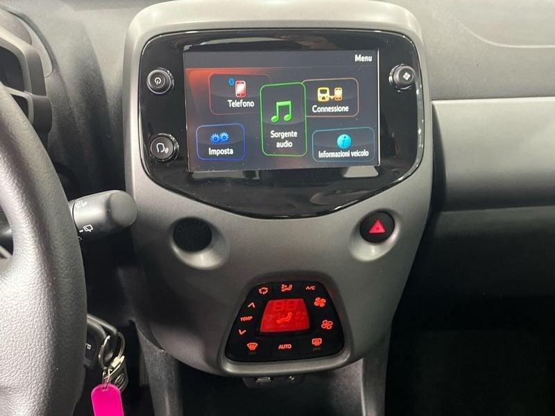 Toyota Aygo Aygo 5p 1.0 x-play m-mt 72cv