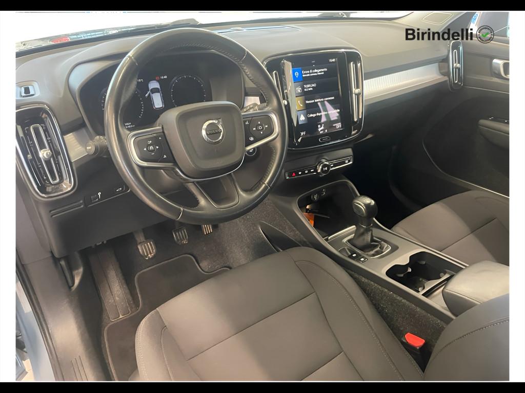 VOLVO XC40 (2017-->) - XC40 T2 Momentum