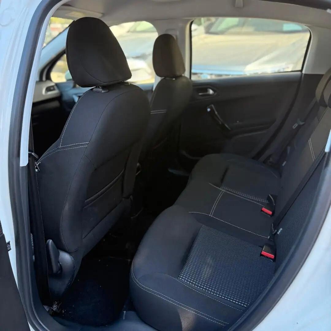 Peugeot 208 PureTech Turbo 110 EAT6 S&S 5 porte Allure