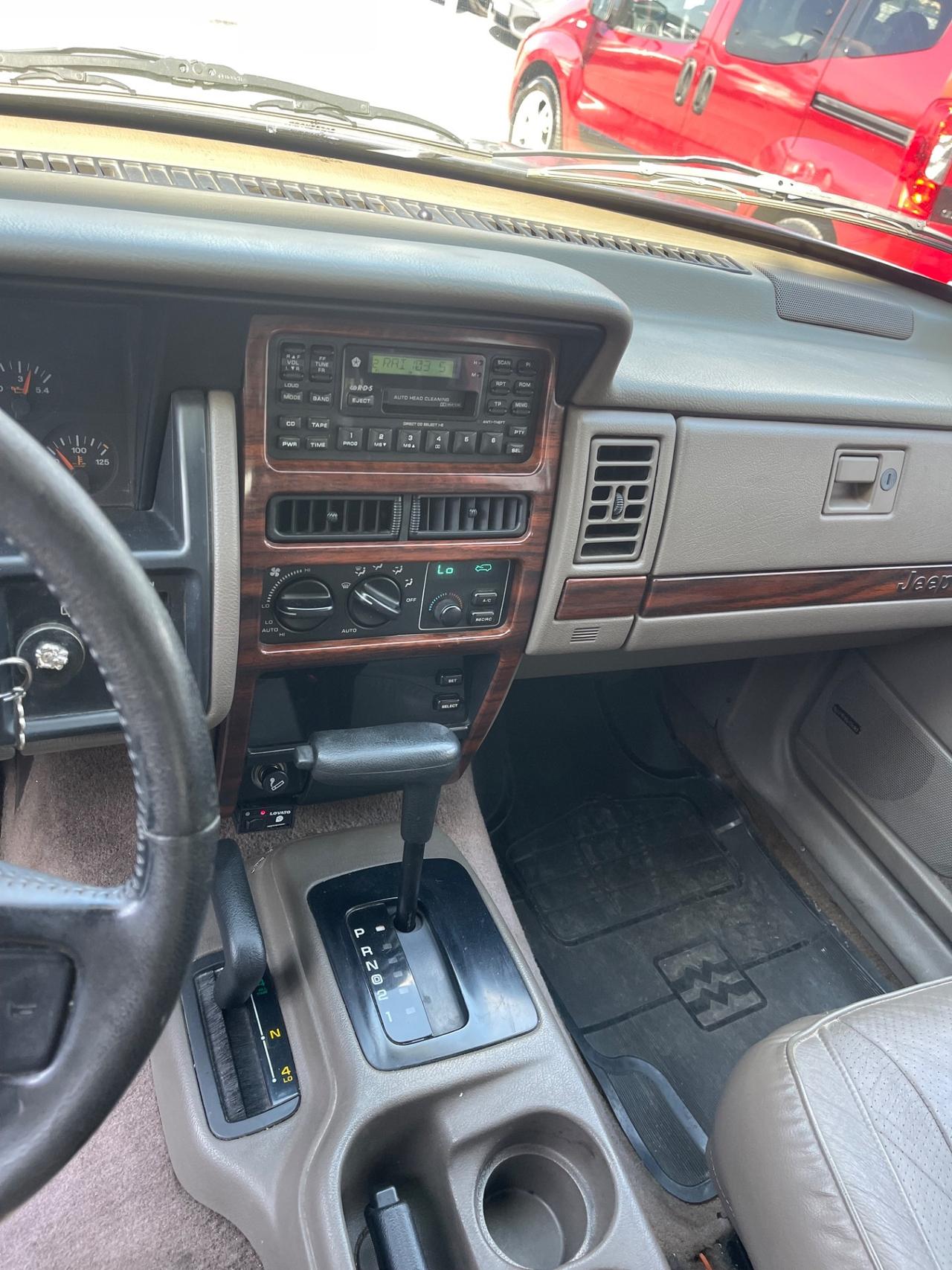 Jeep Grand Cherokee Chief 5.2 V8 Gpl ASI PERMUTE RATE