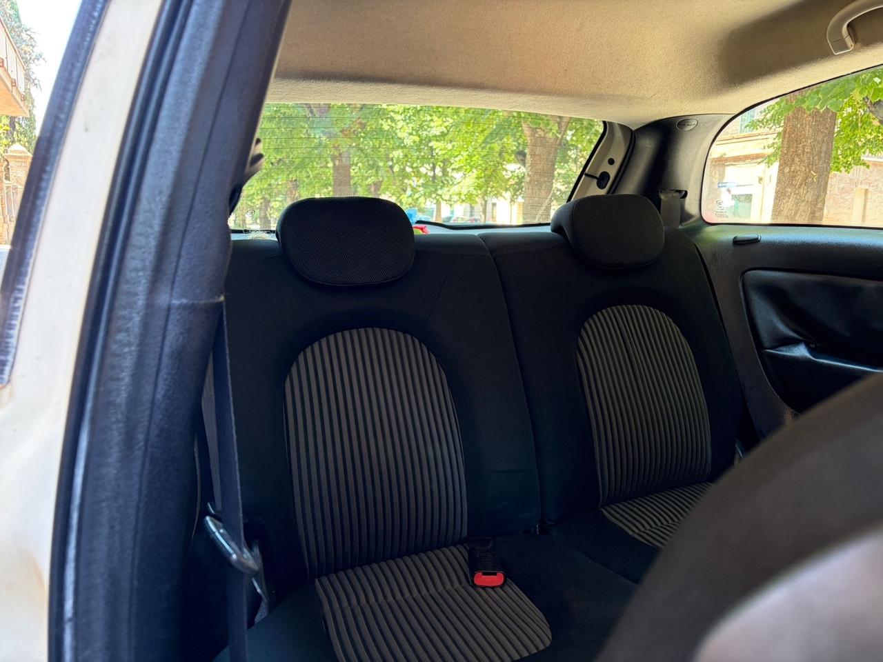 Lancia Ypsilon 1.2 restailng moda Milano