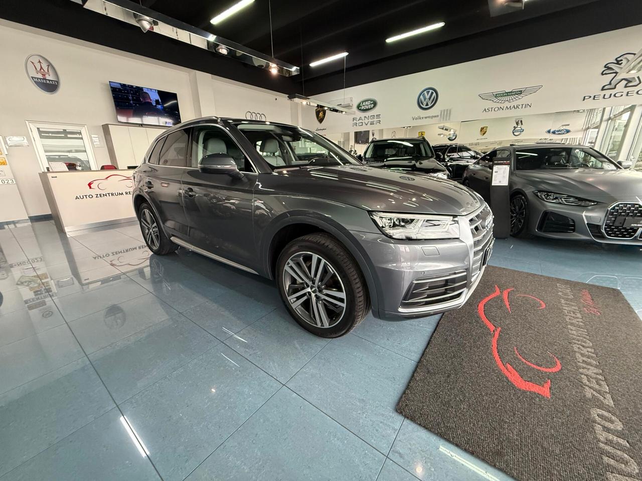 Audi Q5 2.0 TDI quattro S -LINE