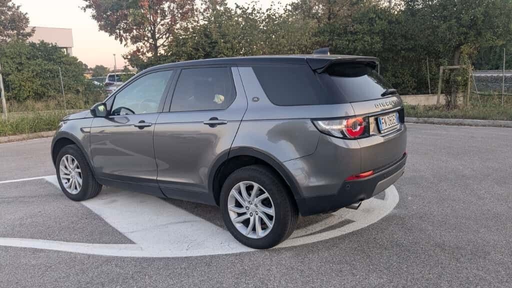 Land Rover Discovery Sport 2018 photo 4