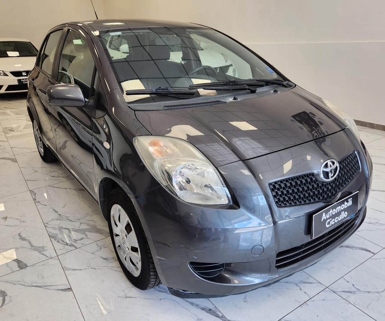 Toyota Yaris 1.0 5 porte Sol