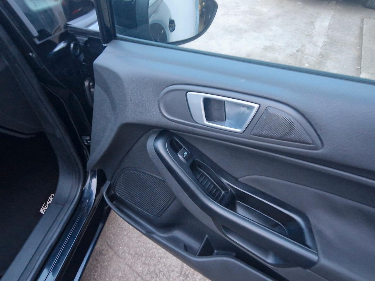 Ford Fiesta 1.4 5 porte Bz.- GPL Titanium