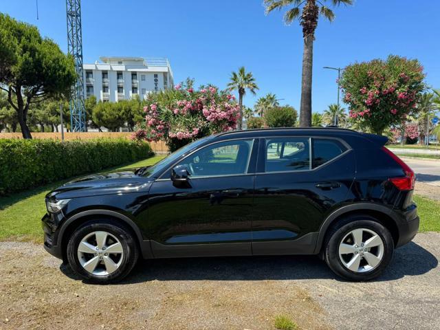 VOLVO XC40 T2 Geartronic Momentum
