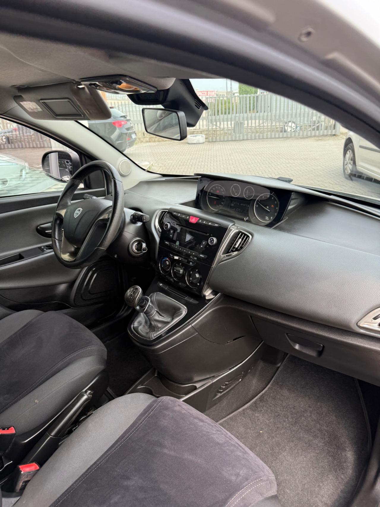 Lancia Ypsilon 1.2 69 CV 5 porte GPL Ecochic Gold