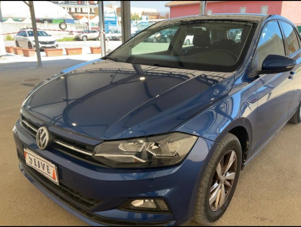 VOLKSWAGEN - Polo