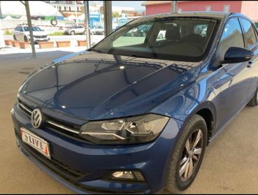 VOLKSWAGEN - Polo