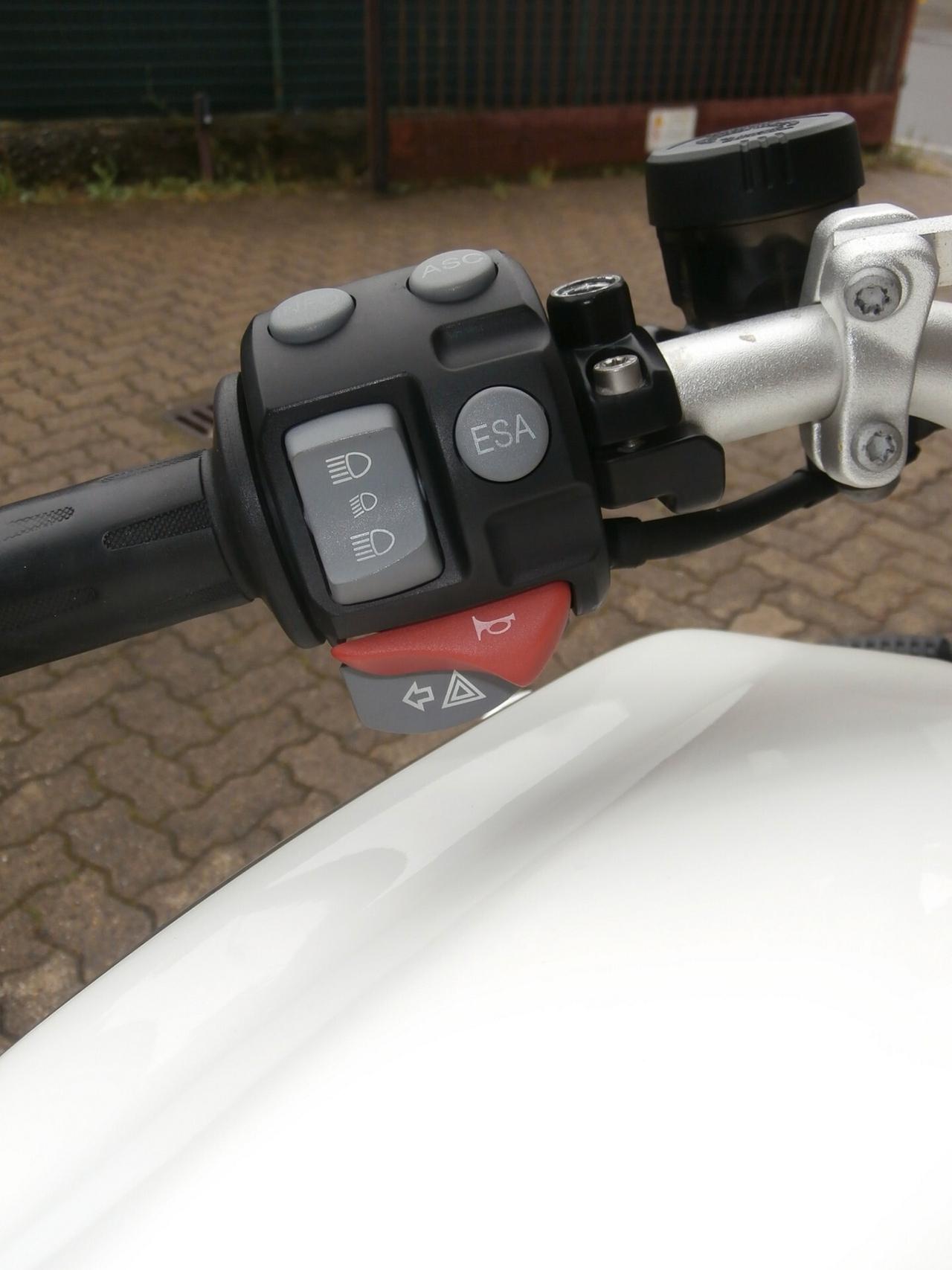 Bmw R 1200 (2011 - 14) passaggio incluso.