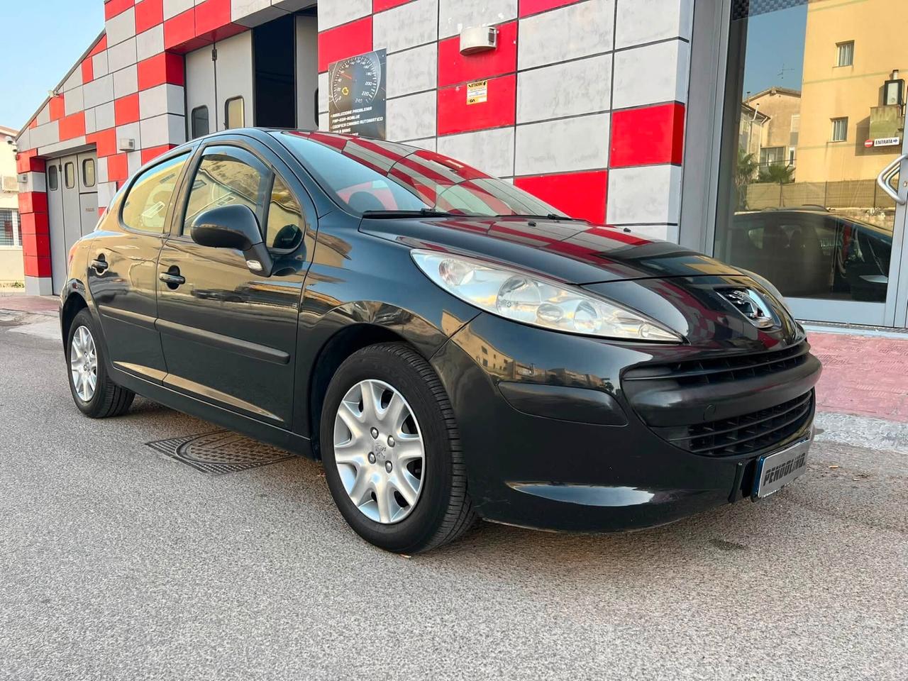Peugeot 207 1.4 HDi 70CV 5p. ONE Line
