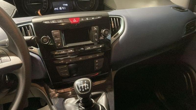 Lancia Ypsilon 1.0 FireFly 5 porte S&S Hybrid Oro