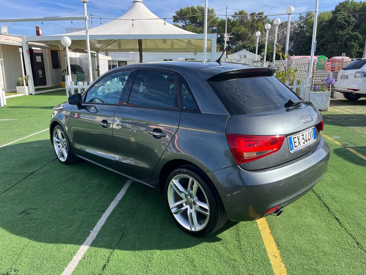 Audi A1 SPB 1.6 TDI S line edition