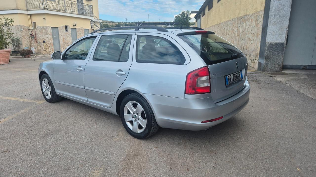 Skoda Octavia 1.6 TDI CR F.AP. Wagon Ambition