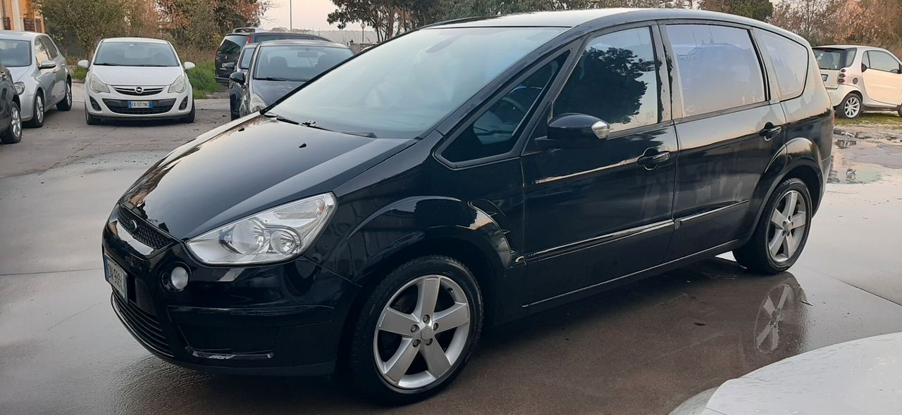 Ford S-Max 2.0 TDCi 140CV Titanium DPF 242.000 Km 4.000 €, a Sorgà ...